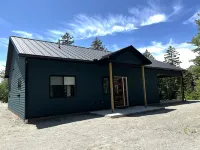 Pine Lodge: 2-bedroom vacation home minutes to Acadia National Park