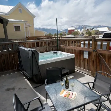 Hot Tub;Mountain Views;steps from Arkansas River South Main