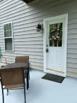 Modern rustic minutes from arena and speedway