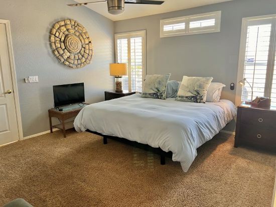 Cheerful 2 Bedroom Home w/hot tub near South Mountain