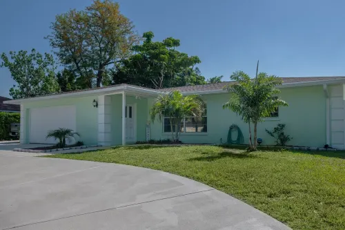 Newly Renovated Beach Retreat