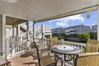 OIB - 3 bedrooms - 3 pools - 400 steps to the beach!
