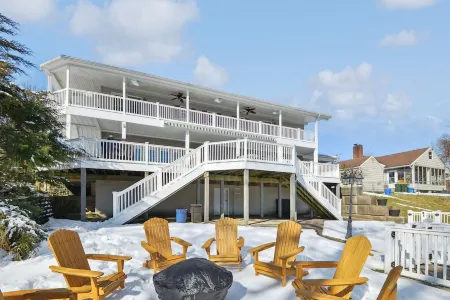 The Riverfront - King Suite/Fire Pit/River Access