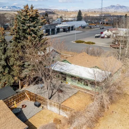 Happy Bison House - Walking Distance to Downtown; sleeps 8!