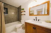 Getaway Oasis in Beautiful Sarasota Hotels near Palm Plaza Shopping Center