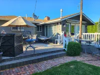 Cute private home in the heart of Yakima. Easy access to best city attractions..