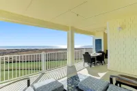 SPECTACULAR, LUX, BEACHFRONT Villa/ WOW Views/Steps to Beach & Resort/WIFI/Pool