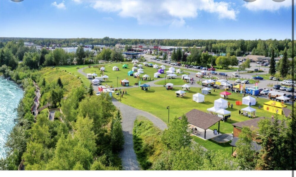 Entire home remodeled & 1 mile to Kenai River & 1/2 block to Peninsula Hospital Hotels in Soldotna