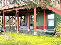 The Grotto Alaska 1BR Apartment, Near Katmai! Hoteles en King Salmon