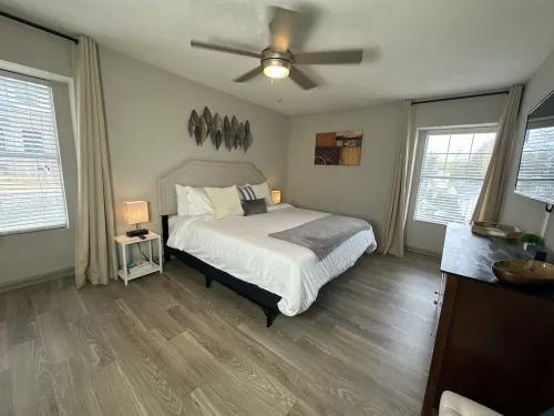 The Brave's 1st Base 2BD-2BTH, Free PRK, 5 min walk to Truist Park & The Roxy