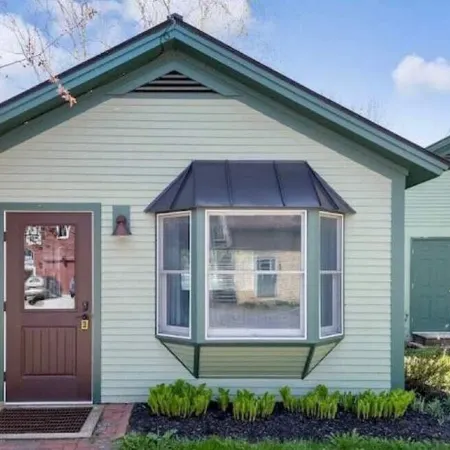 Cozy Bungalow Home in the Heart of Stowe Village