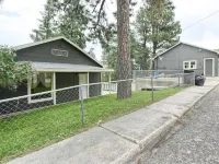 Black Barrel Lodge Hotels in Lead
