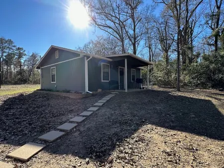 Cozy country retreat!- Close to River Run and Lake Jacksonville Отели в г. Cherokee County