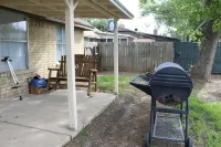 The Lone Star Haüs: 2 BR House in Schertz, TX