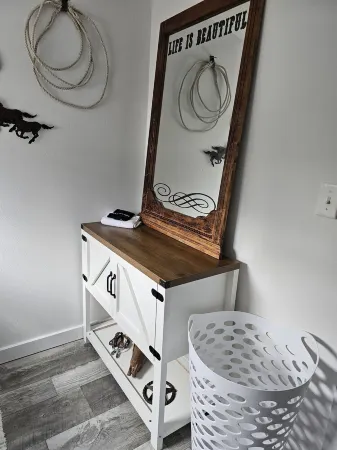 1-Bedroom Farm Stay Just 6 Minutes to Ozark National Scenic Riverways