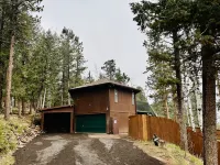 Enjoy Colorado with Soaring Pines, Wildlife & 6 Seat Hot Tub.