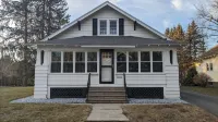 Centrally located in the Berkshires - Cozy Bungalow in SE Pittsfield!