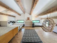 5 Bedroom Agritourism property in Entraigues-sur-la-Sorgue