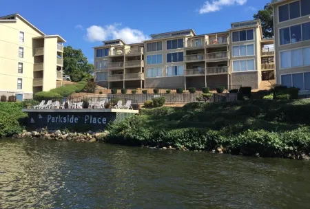 Recently Updated Waterfront Condo Отели в г. Осейдж-Бич