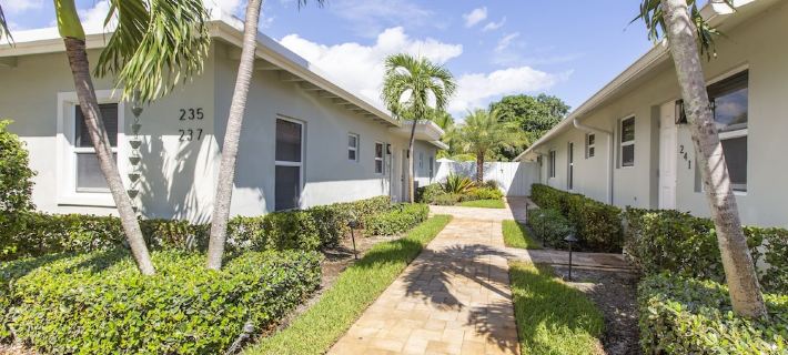 Downtown Pool Home| Mins to Beach | Cabana service Hotels in Delray Beach