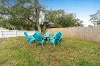 Newly Renovated 4BR Beach Retreat: Walk to beach,Games, Pet Friendly, Near DT