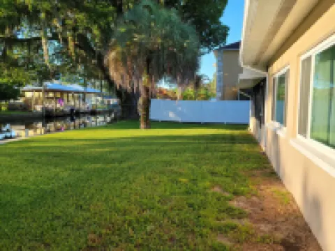 Deep Water Canal with Direct Access to the Homosassa River. Scalloping Heaven.