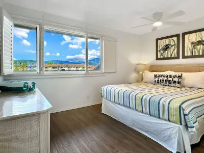 Recently Updated Beachfront Oceanfront Condo! Walk to Old Town Kapa'a 카파아 쇼핑센터 주변 호텔