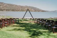 Large Group Property directly on the Lake!