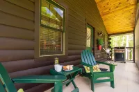 Cozy 2-Bedroom Cabin - 10 Minutes to Camden!