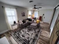Cheerful Home w/Fireplace