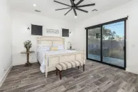 Arcadia/Biltmore 2023 Build - Heated Pool - 4 bedroom 4.5 bath - PRIME LOCATION