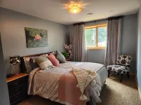 Luxurious beachfront retreat on Lake Superior!