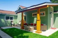 Midtown Haven- RV and Boat parking!