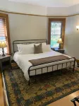 Exceptional new listing Decorah Craftsman Bungalow - โฮมสเตย์
