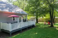 Be our guest-3-bedroom house in a great location!