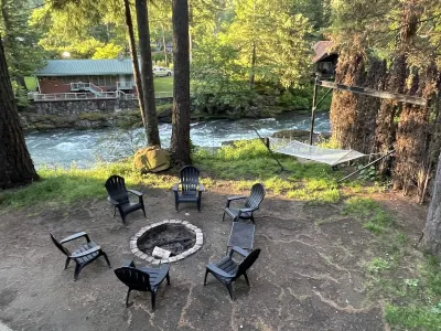 Gem River House 배틀그라운드 커뮤니티 도서관 주변 호텔