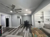 Newly remodeled 3br/1ba home~SW Topeka location~Sleeps 6