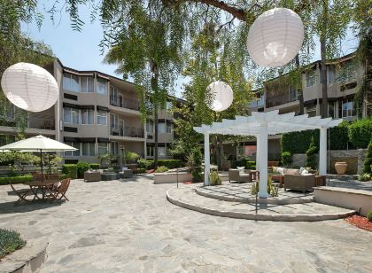 The Belamar Hotel Manhattan Beach, Tapestry Collection by Hilton