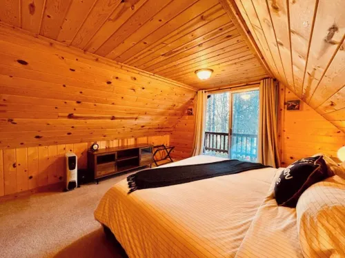 Lakefront with private dock & fire pit - Bunk House Cabin