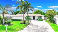 Private Home! Large Open Backyard+Close 2 Beach!