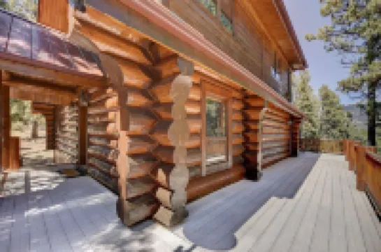 Luxury Log Cabin with Mountain Views on 2.5 Acres