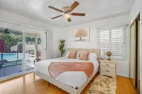 Pool - Game Room - FirePit - Free Parking - Sleeps 12 - Riverside Summer Getaway - โฮมสเตย์