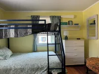 Dennisport : Dog Friendly with a fenced in large yard. 1/2 mile from beach 데니스 호텔