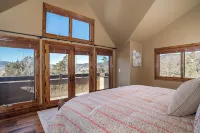 Luxury Mountain Home with Gorgeous Mountain Views and Hot Tub, Near Skiing!
