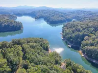 Lakefront Home in Gated Bear Paw with private Dock and Starlink Internet