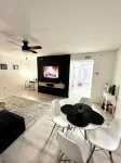 Cozy 1-bedroom condo with WiFi, AC in downtown Clarksville