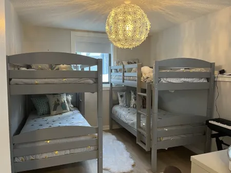 Ski Okemo! Walk to the slopes from your modern 2 bed/2 bath condo at Winterplace