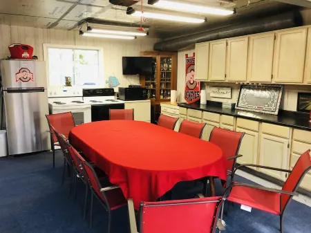 Coldwater Lake - Perfect for Large Gatherings Отели в г. Branch County