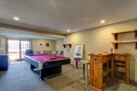 Beautiful 7 Bed, 6 Bath, Huge Dock, Boat Launch @ House, Game Room, Kid Friendly
