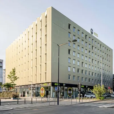 فندق بي آند بي في بوردو مركز بيجل Hotels near محطة قطار بوردو